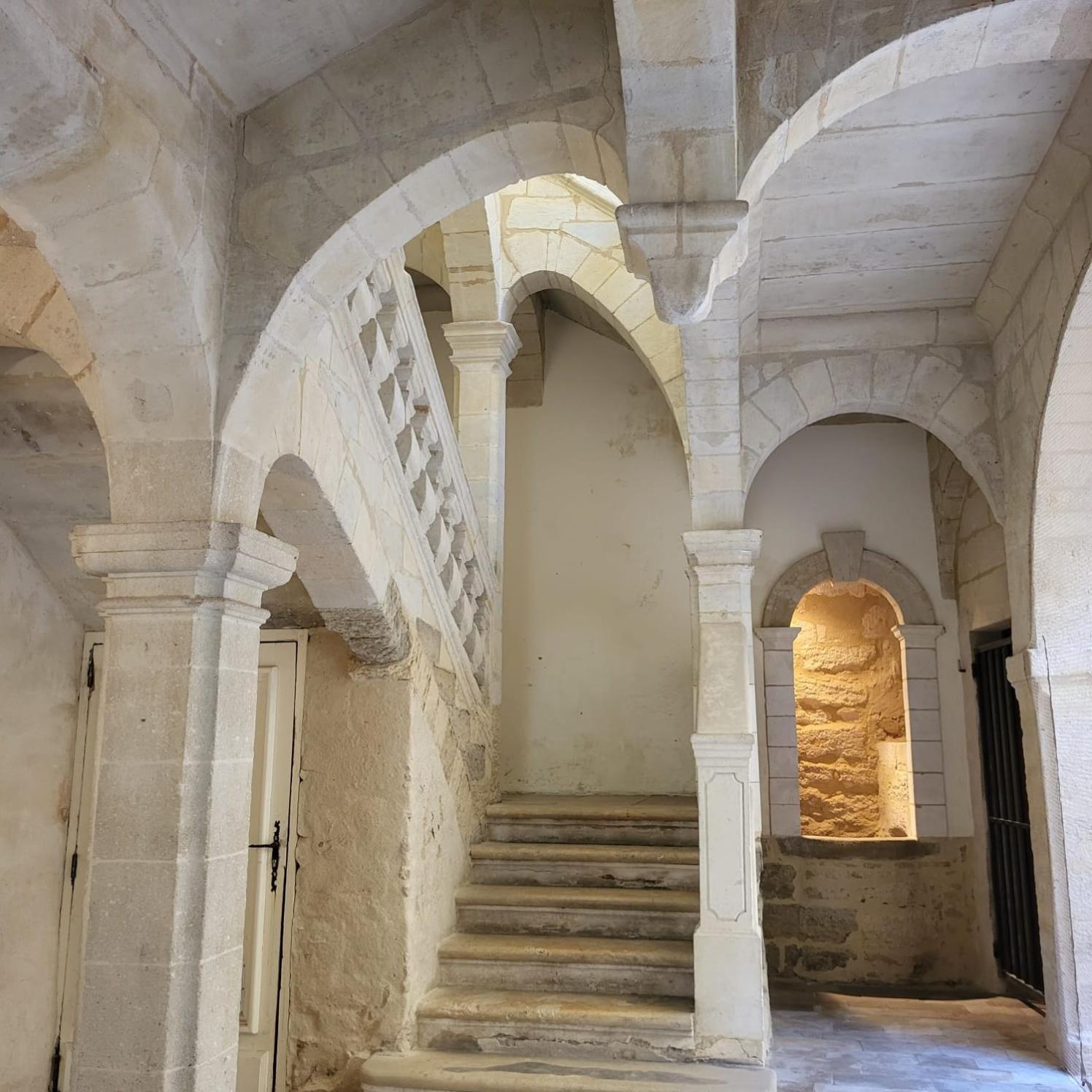 Uzes, Au Coeur Du Centre Medieval La Boussole D'Uzes, Appartement De Caractere Du XVII -Eme Siecle Exterior foto